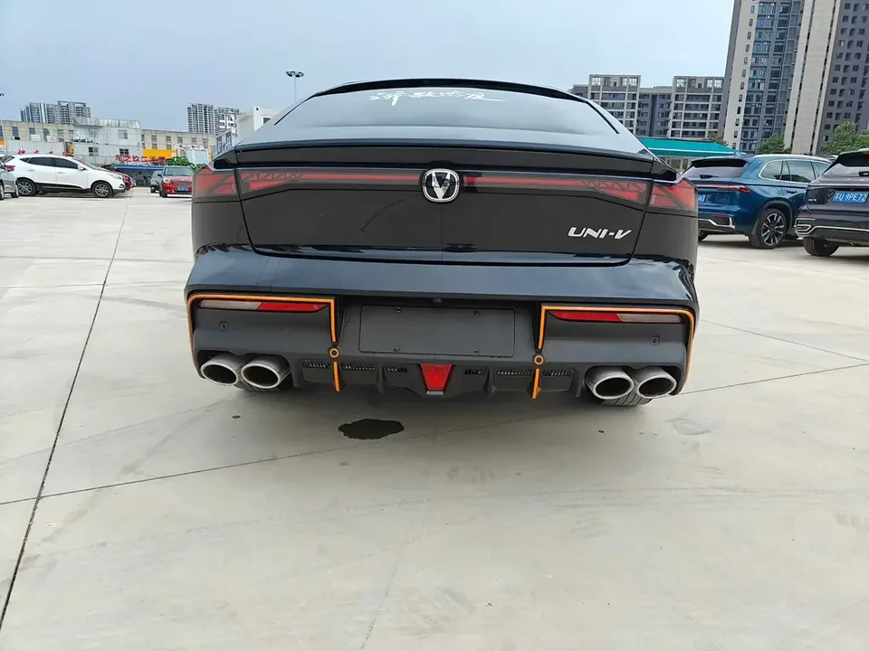 Changan UNI-V Changan UNI-V 2022 1.5T Sports Edition 2023 — thumbnail 2