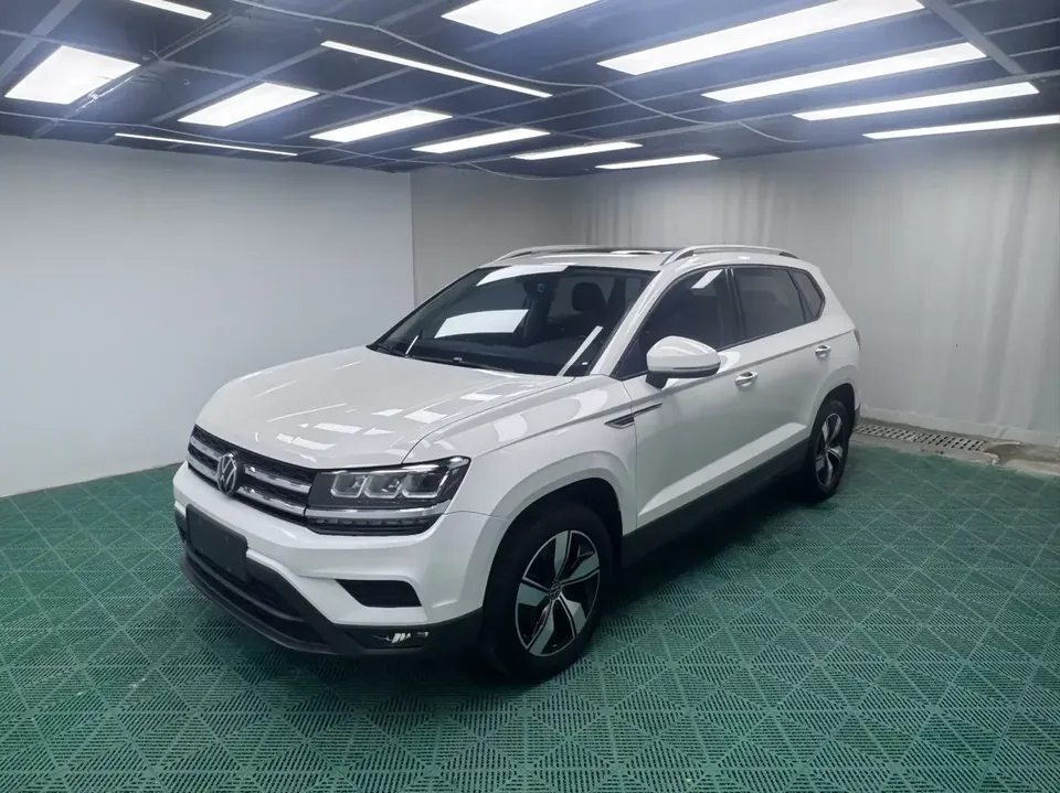 Volkswagen Tharu tuyue 2022 280TSI 2WD Deluxe Edition 2022 — photo 1, buy with delivery to Moscow