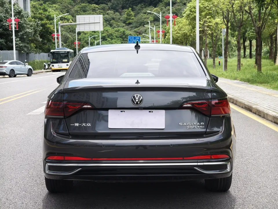 Volkswagen Sagitar Sagitar 2023 280TSI DSG Beyond Edition Plus 2022 — thumbnail 2