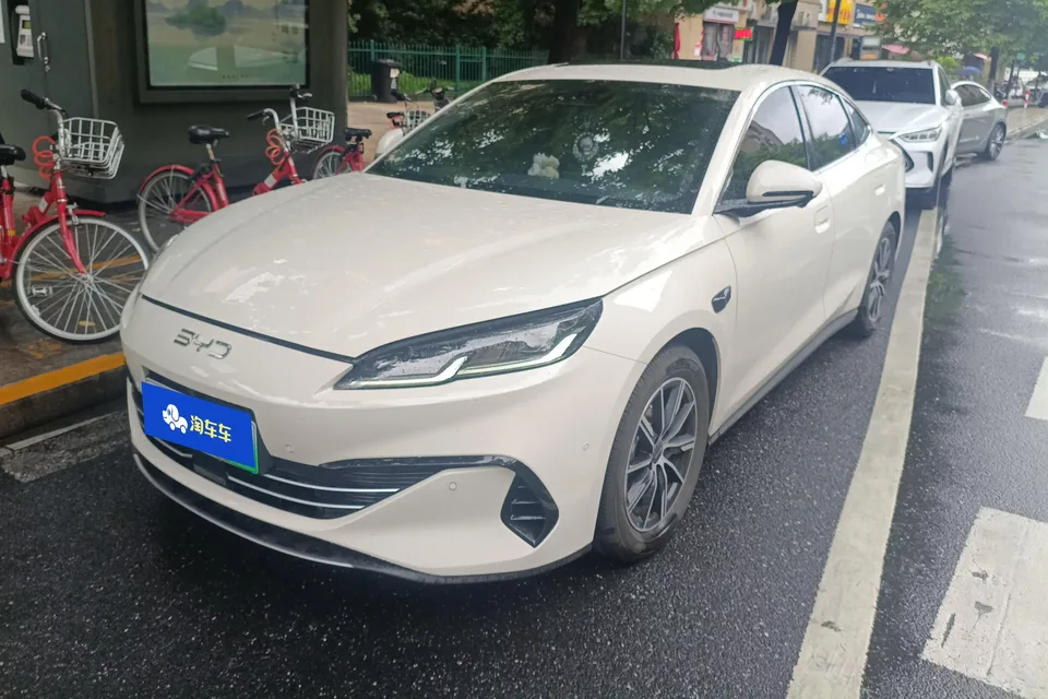 BYD Seal 06DM Seal 06DM 2025 DM-i 120KM Premium Edition 2025 — photo 1, buy with delivery to Moscow