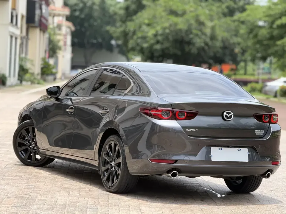 Mazda Axela Mazda3 Angkesela 2023 2.0L Automatic Premium Edition 2024 — thumbnail 2