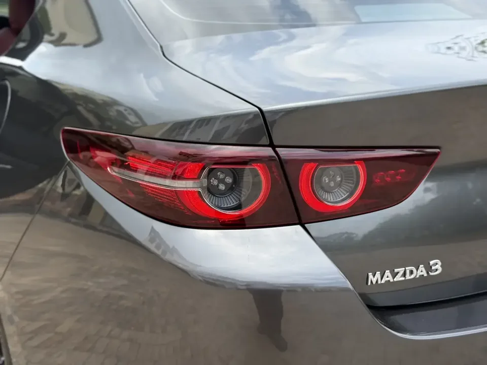 Mazda Axela Mazda3 Angkesela 2023 2.0L Automatic Premium Edition 2024 — thumbnail 3