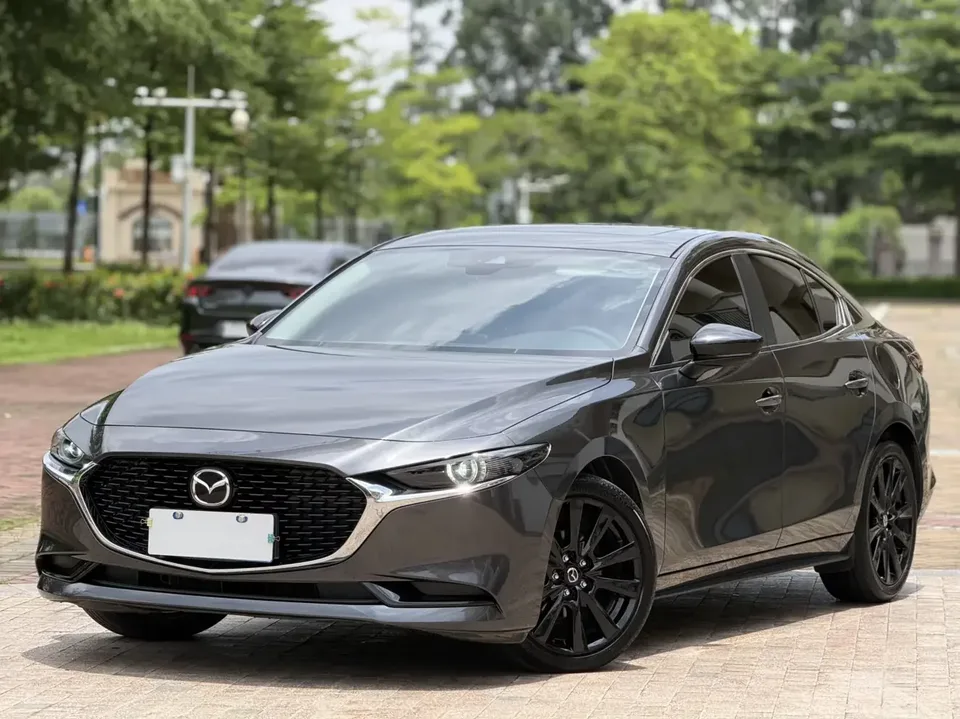Mazda Axela Mazda3 Angkesela 2023 2.0L Automatic Premium Edition 2024 — photo 1, buy with delivery to Moscow