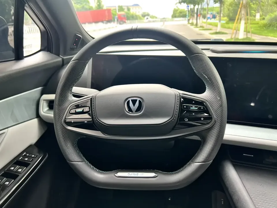 Changan UNI-T Changan UNI-T 2023 Second generation 1.5T premium model 2023 — thumbnail 3