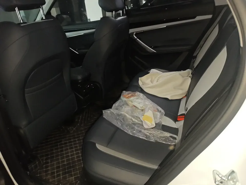 Geely Atlas L Boyue L 2024 1.5TD DCT Premium Edition 2025 — thumbnail 3