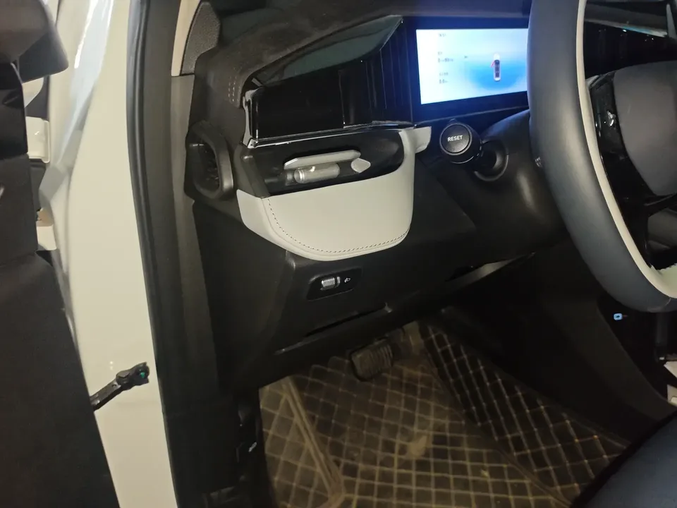 Geely Atlas L Boyue L 2024 1.5TD DCT Premium Edition 2025 — thumbnail 4