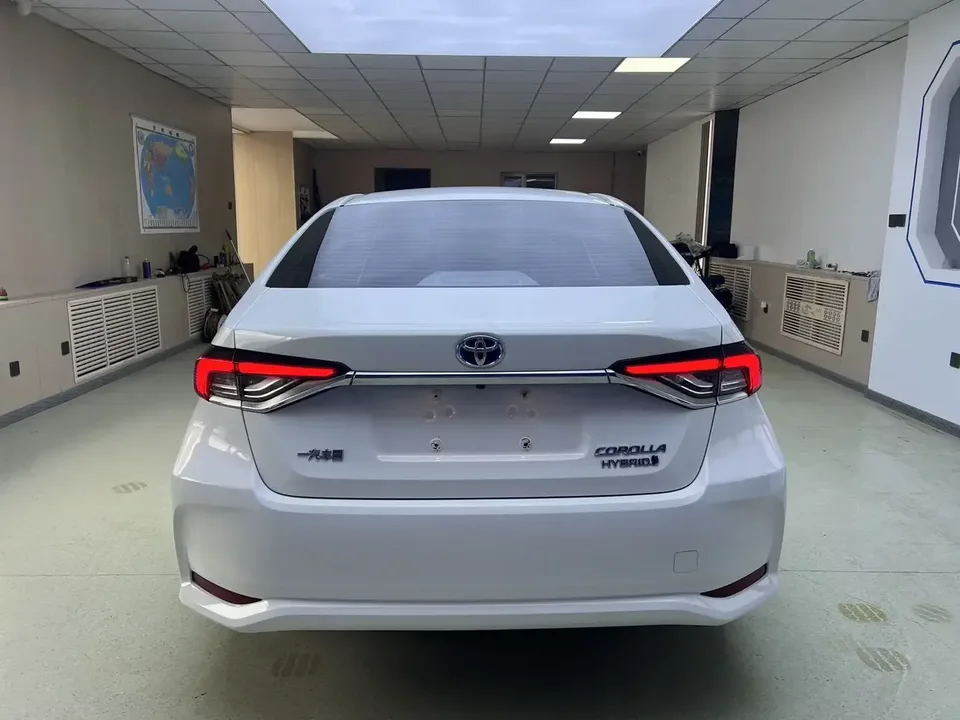 Toyota Corolla Corolla 2019 Dual Engine 1.8L E-CVT GL-i Elite Edition 2022 — миниатюра 2