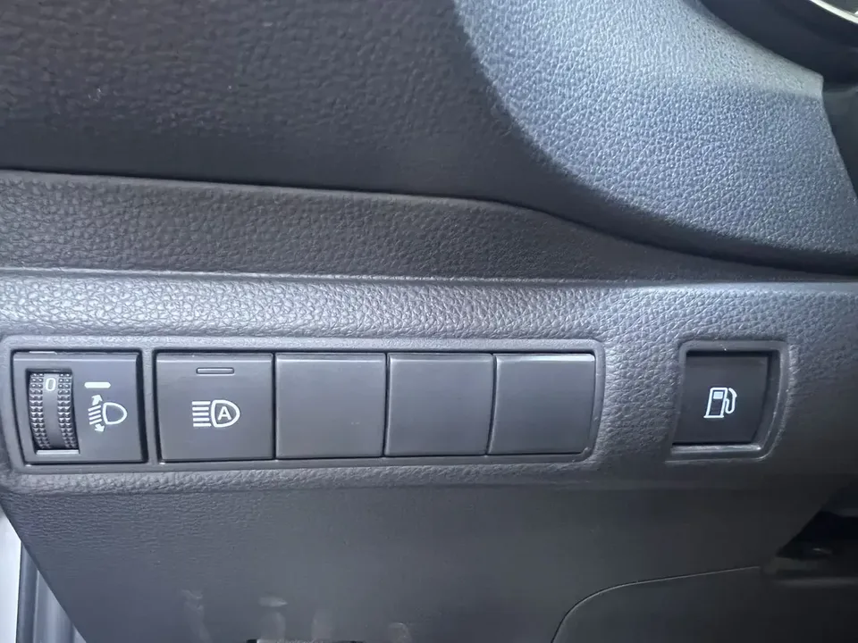 Toyota Corolla Corolla 2019 Dual Engine 1.8L E-CVT GL-i Elite Edition 2022 — миниатюра 3