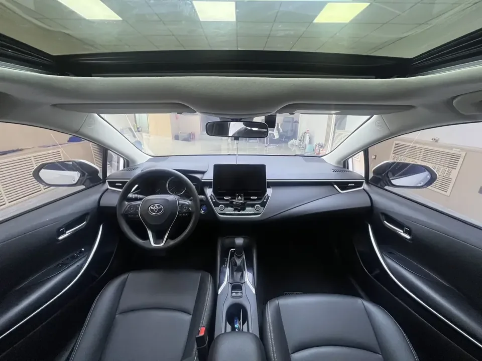 Toyota Corolla Corolla 2019 Dual Engine 1.8L E-CVT GL-i Elite Edition 2022 — миниатюра 4