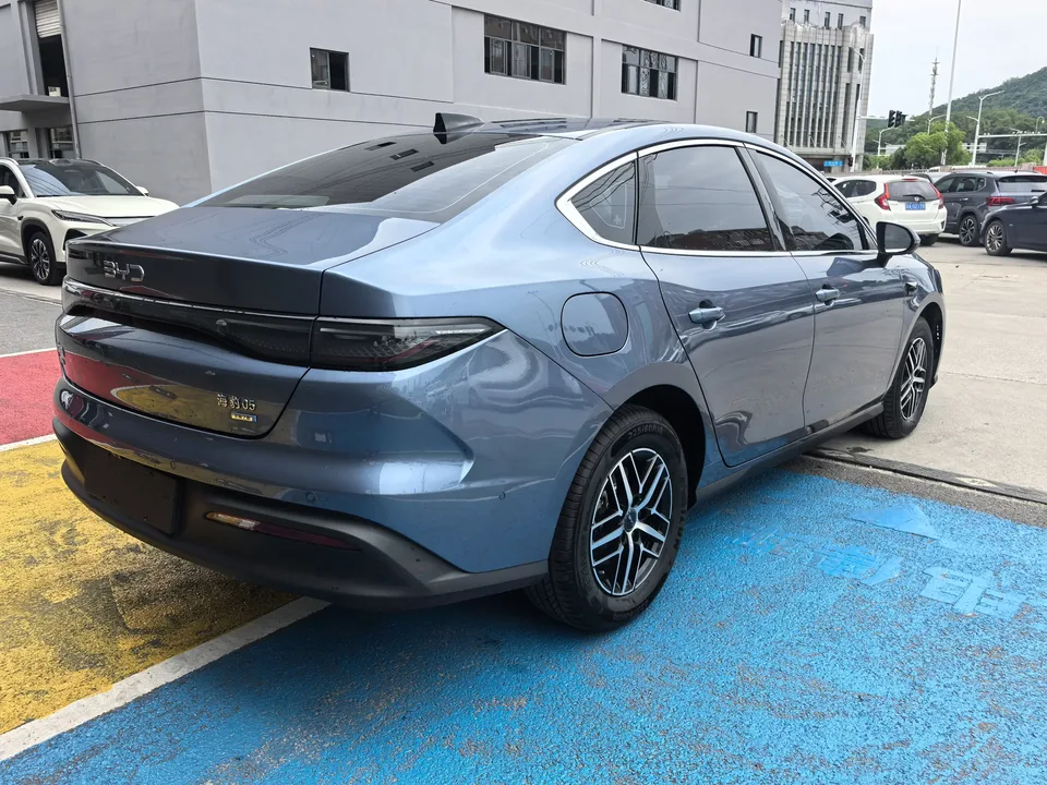 BYD Seal 05DM Seal 05DM 2025 DM-i 120KM flagship version 2025 — thumbnail 2