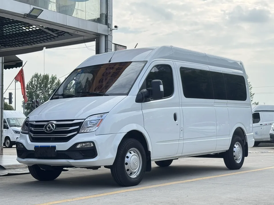 Datong Xintu V80 Xintu V80 2023 2.0T Manual Classic Aoyuntong Long Axis Mid-Top 6-9 Seaters 2024 — фото 1, купить с доставкой в Москву