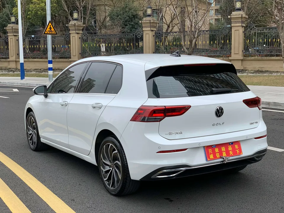 Volkswagen Golf golf 2023 280TSI DSG Pro 2022 — thumbnail 2