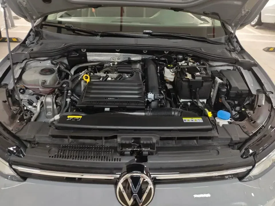 Volkswagen Golf golf 2023 280TSI DSG Pro facelift 2024 — thumbnail 2