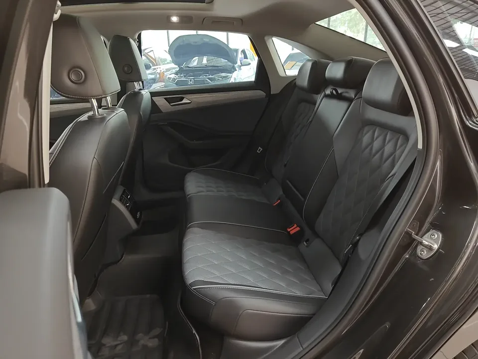 Volkswagen Sagitar Sagitar 2024 300TSI DSG Beyond Edition 2024 — миниатюра 3