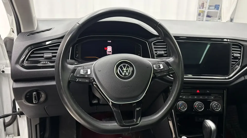 Volkswagen T-Roc TANG 2022 280TSI DSG 2WD Comfort PLUS 2022 — миниатюра 4