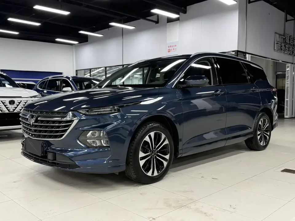 Wuling Capgemini Victory Capgemini Victory 2020 1.5T CVT flagship model 2022 — photo 1, buy with delivery to Moscow