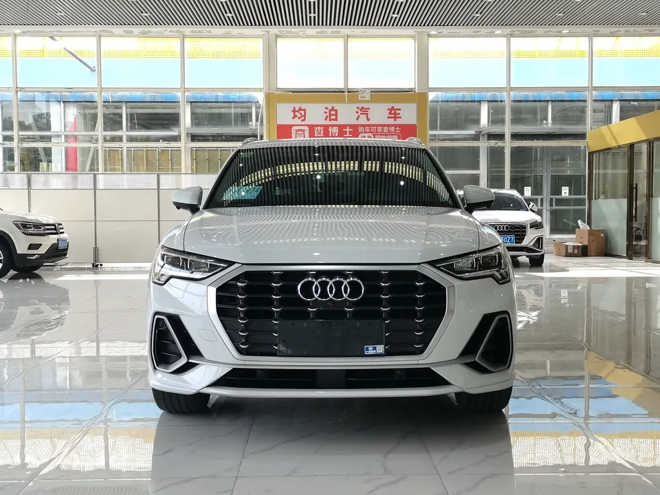 Audi Q3 Audi Q3 2022 35 TFSI Stylish Dynamic 2022 — photo 1, buy with delivery to Moscow
