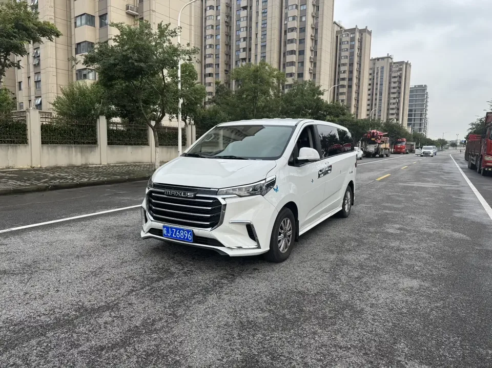 Datong Maxus G20 Maxus G20 2023 ES 2.0T Gasoline Automatic Value Edition 2024 — photo 1, buy with delivery to Moscow