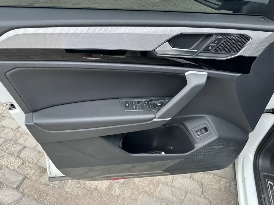 Volkswagen Tayron Tanyue 2022 280TSI 2WD Luxury Smart Edition 2022 — thumbnail 3
