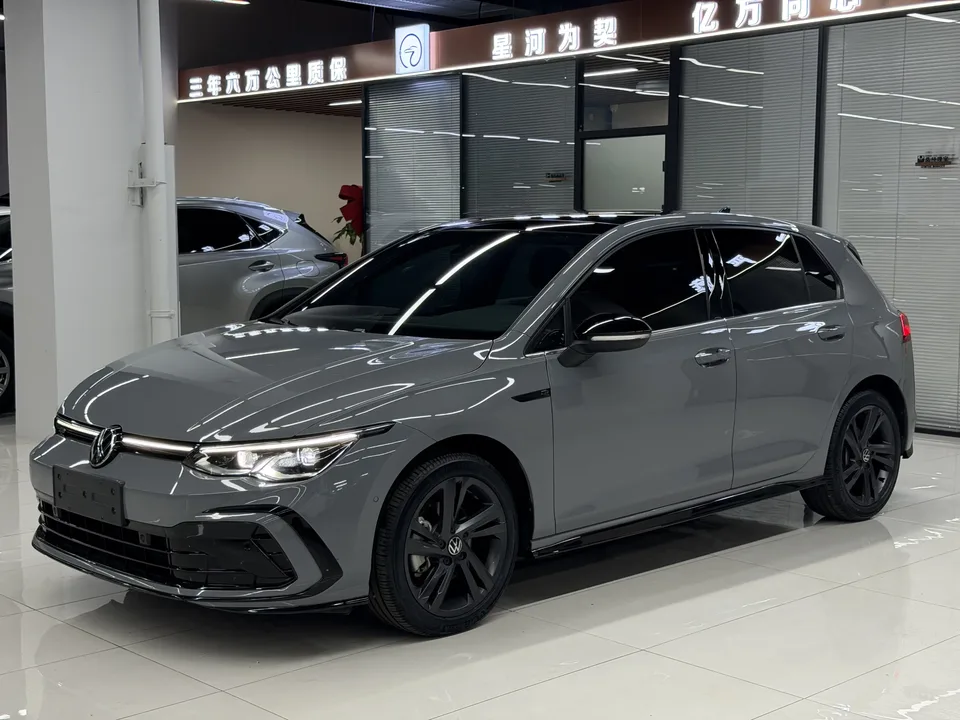 Volkswagen Golf golf 2023 280TSI DSG R-Line Lite 2023 — photo 1, buy with delivery to Moscow