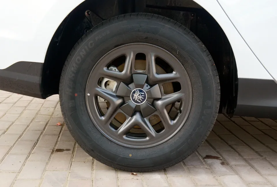 BYD Qin PLUS DM Qin PLUS DM 2025 DM-i Intelligent Driving Version 128KM Progressive 2026 — thumbnail 3