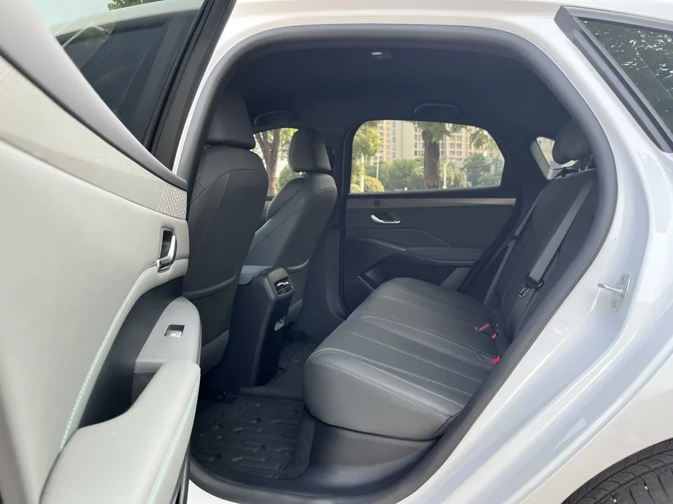 BYD Qin PLUS DM Qin PLUS DM 2025 DM-i Intelligent Driving Version 128KM Progressive 2026 — thumbnail 4