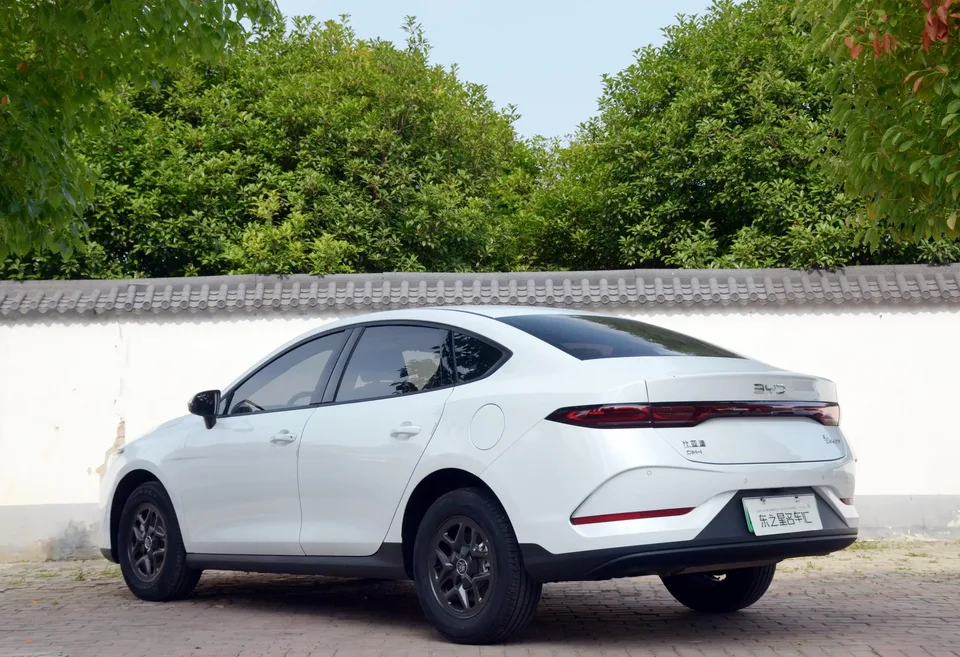 BYD Qin PLUS DM Qin PLUS DM 2025 DM-i Intelligent Driving Version 128KM Progressive 2026 — thumbnail 5