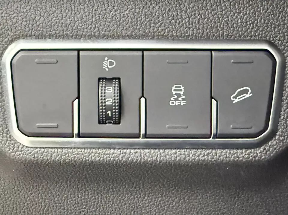 Haval M6 Haval M6 2023 PLUS 1.5T DCT Luxury Intelligent Connection 2023 — thumbnail 4