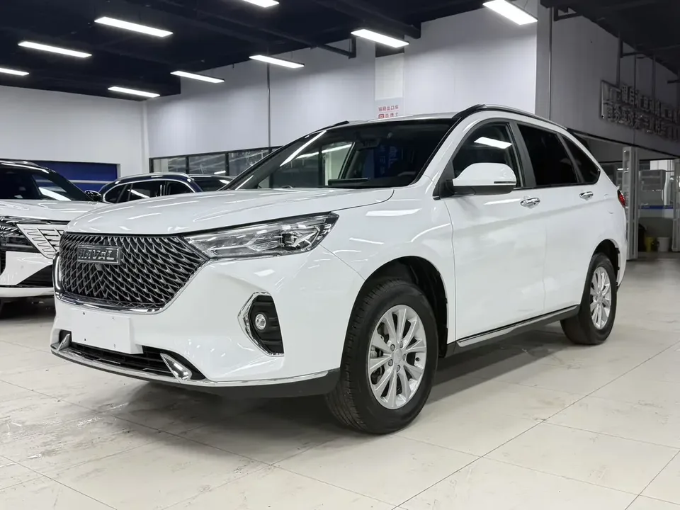 Haval M6 Haval M6 2023 PLUS 1.5T DCT Luxury Intelligent Connection 2023 — photo 1, buy with delivery to Moscow