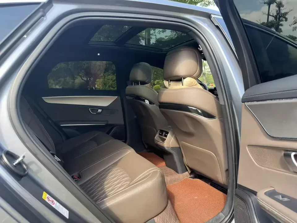 BYD Han DM Chinese DM 2022 DM-i 121KM Premium 2022 — thumbnail 4