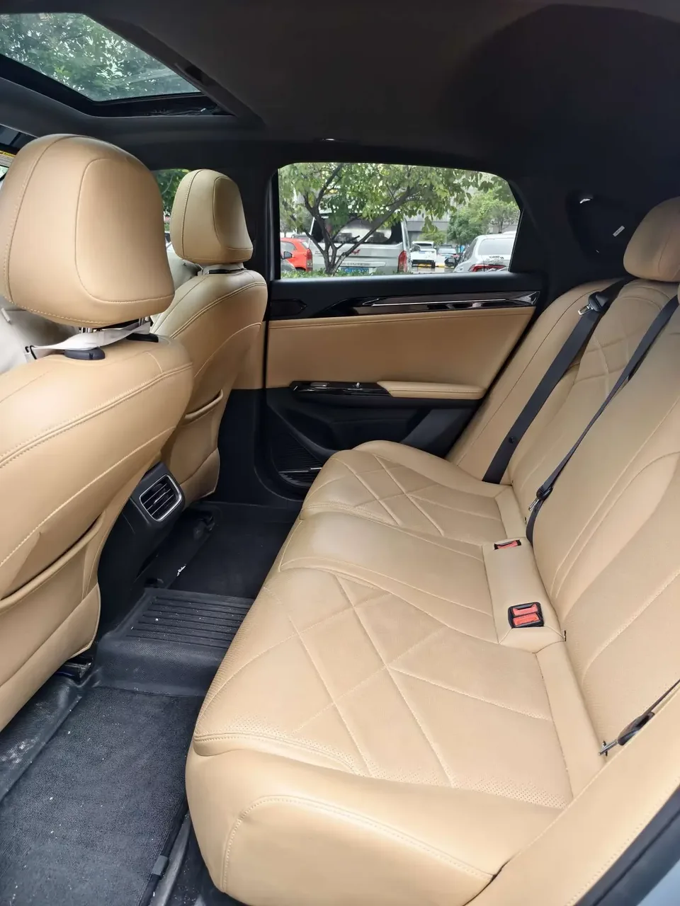 Geely Galaxy L6 Galaxy L6 2024 Longteng version 1.5T DHT 125km PLUS 2024 — thumbnail 4