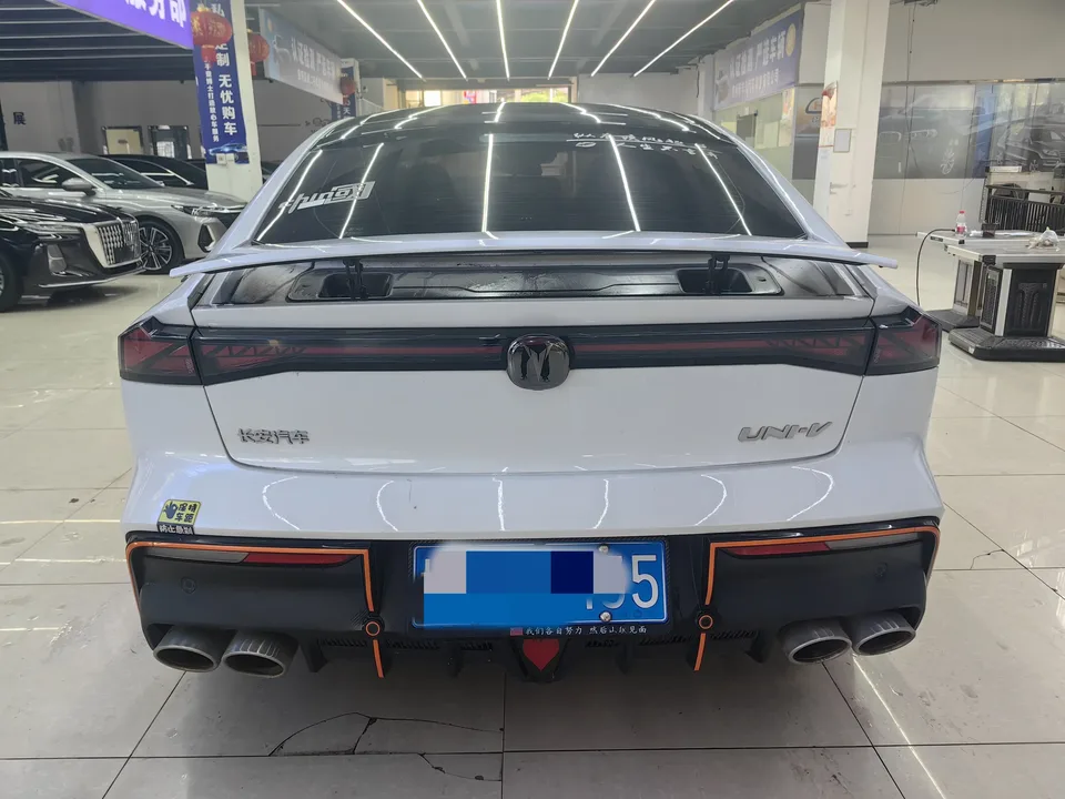 Changan UNI-V Changan UNI-V 2023 1.5T Sports Edition 2023 — thumbnail 2