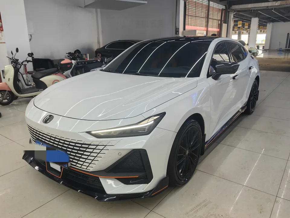 Changan UNI-V Changan UNI-V 2023 1.5T Sports Edition 2023 — photo 1, buy with delivery to Moscow