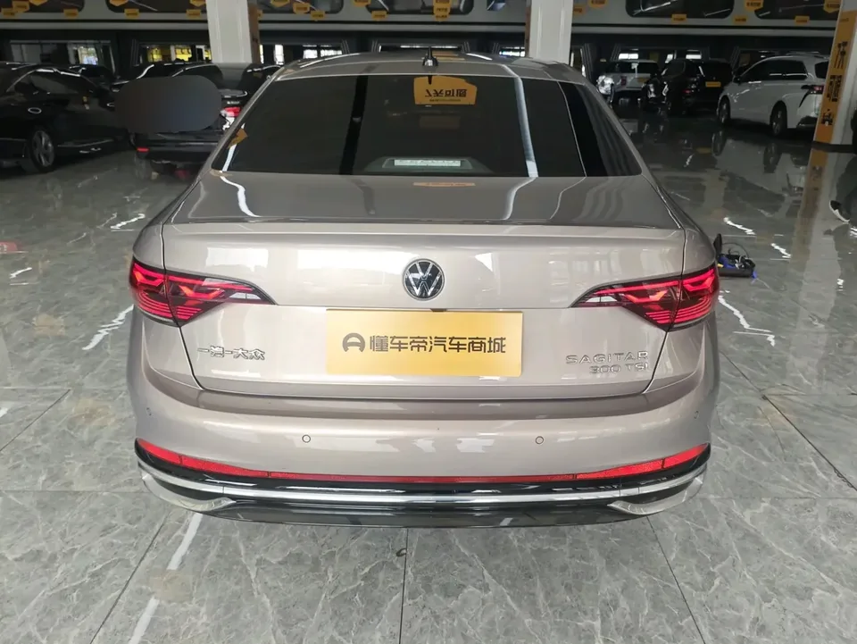 Volkswagen Sagitar Sagitar 2023 300TSI DSG Beyond Edition 2024 — thumbnail 2