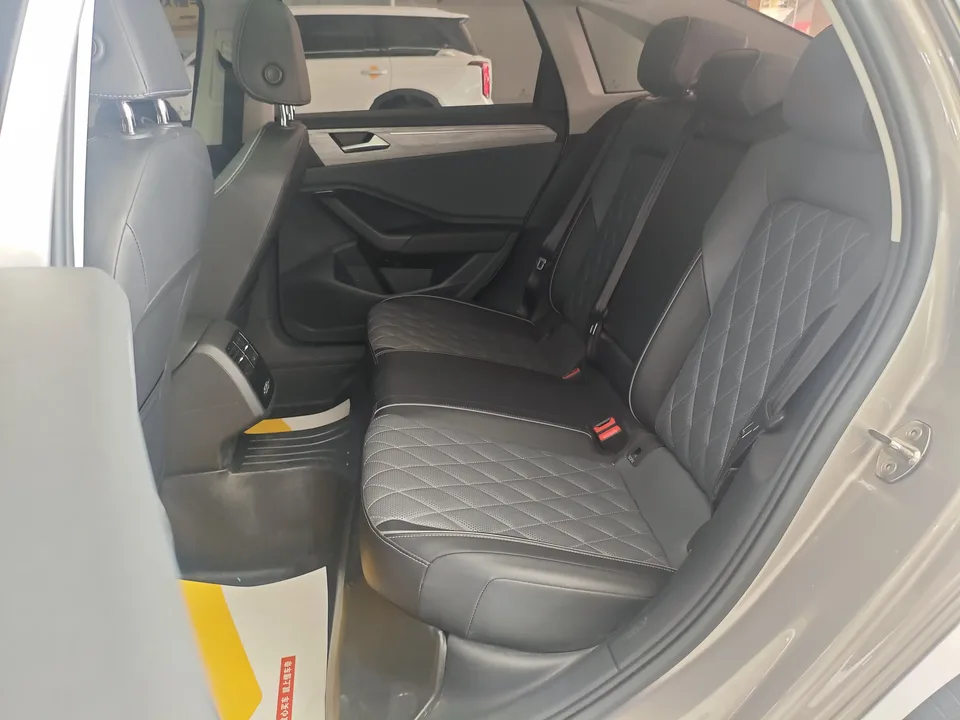 Volkswagen Sagitar Sagitar 2023 300TSI DSG Beyond Edition 2024 — thumbnail 3