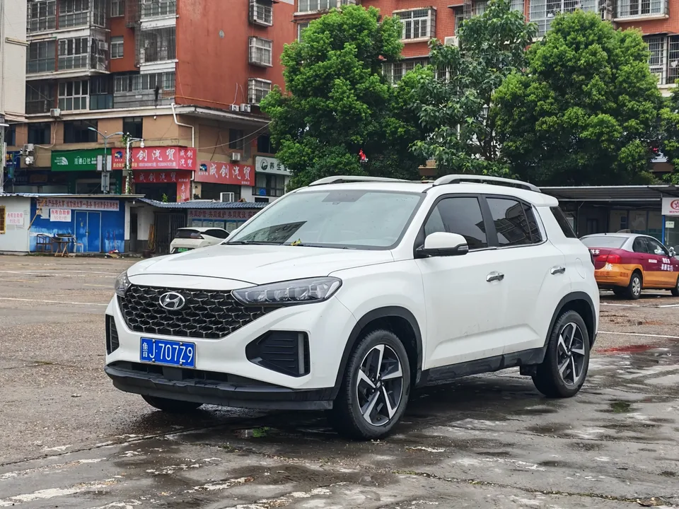 Hyundai ix35 Hyundai ix35 2021 240T GDi DCT 2WD Leading Edition GLS 2022 — photo 1, buy with delivery to Moscow