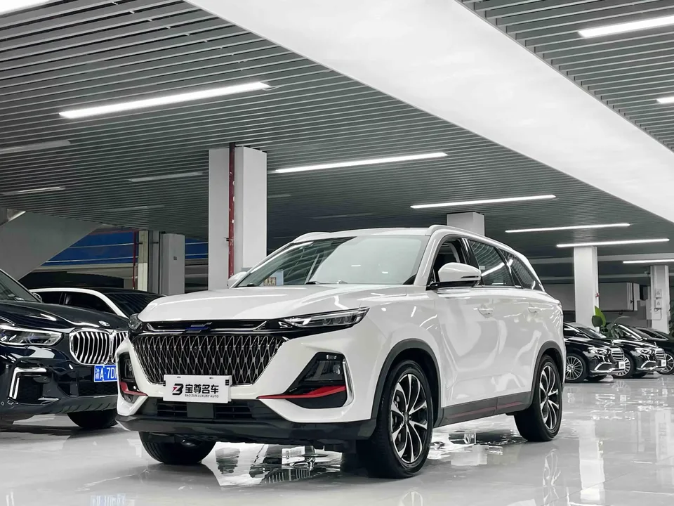 Oshan Changan Auchan X7 PLUS Changan Auchan X7 PLUS 2023 Enjoy Edition 1.5T Automatic Premium 7 Seaters 2023 — photo 1, buy with delivery to Moscow