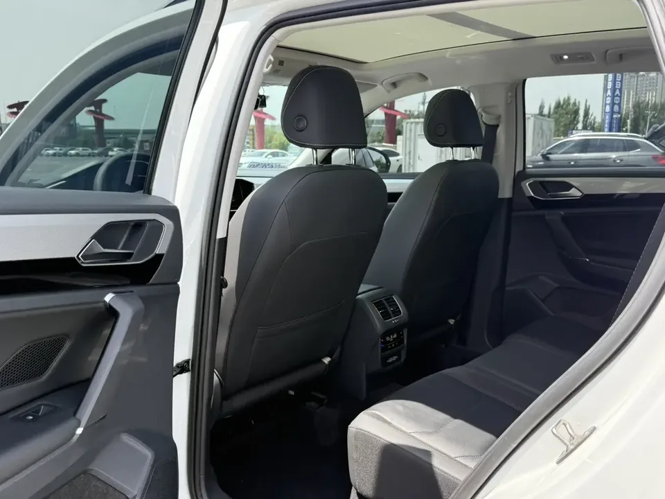 Volkswagen Tayron Tanyue 2022 280TSI 2WD Luxury Smart Edition 2022 — thumbnail 5