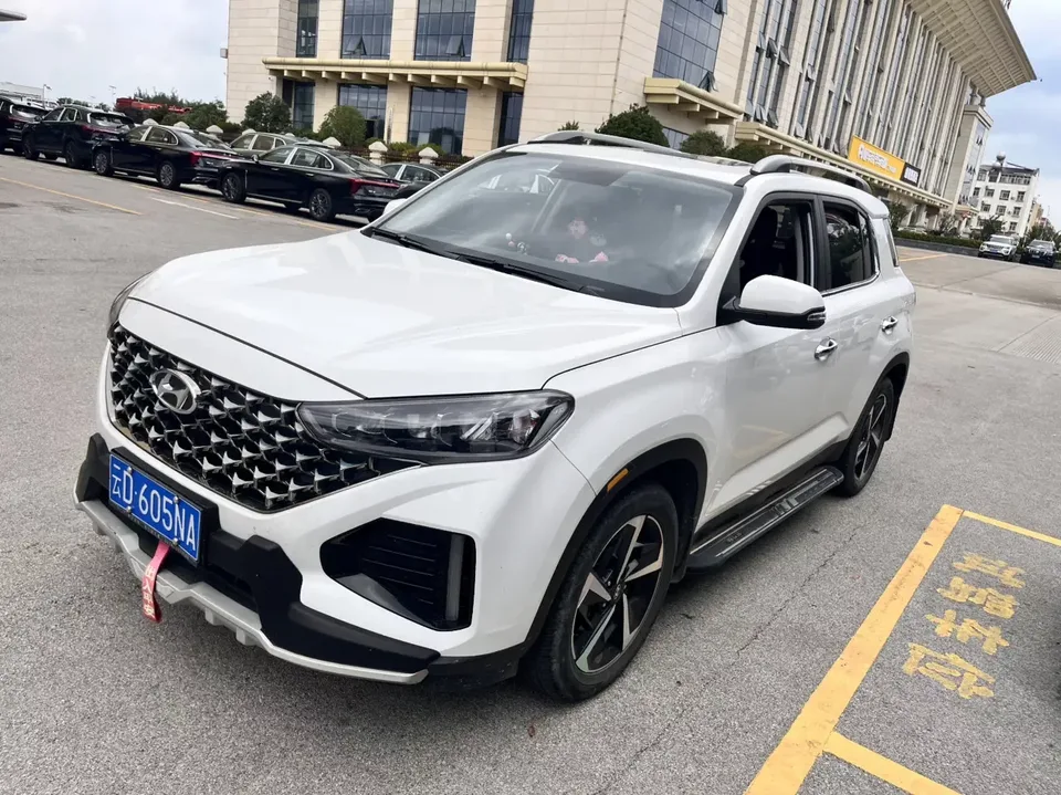 Hyundai ix35 Hyundai ix35 2021 240T GDi DCT 2WD Leading Edition GLS 2022 — photo 1, buy with delivery to Moscow