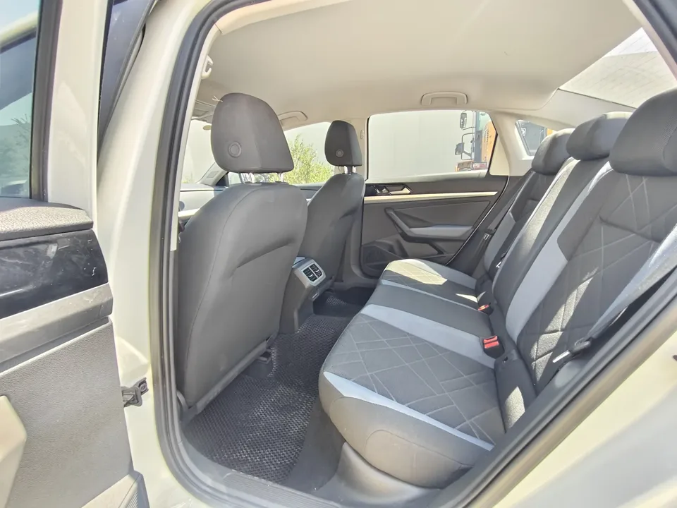 Volkswagen Lavida Lavida 2024 1.5L Automatic Deyi Edition 2024 — thumbnail 3