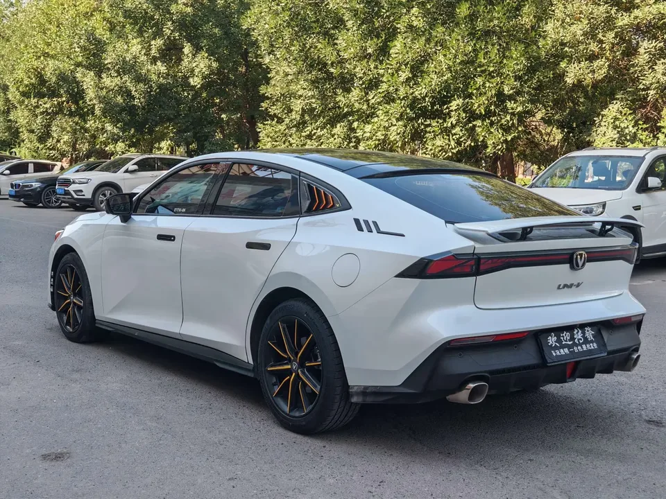 Changan UNI-V Changan UNI-V 2023 1.5T Premium 2023 — thumbnail 4