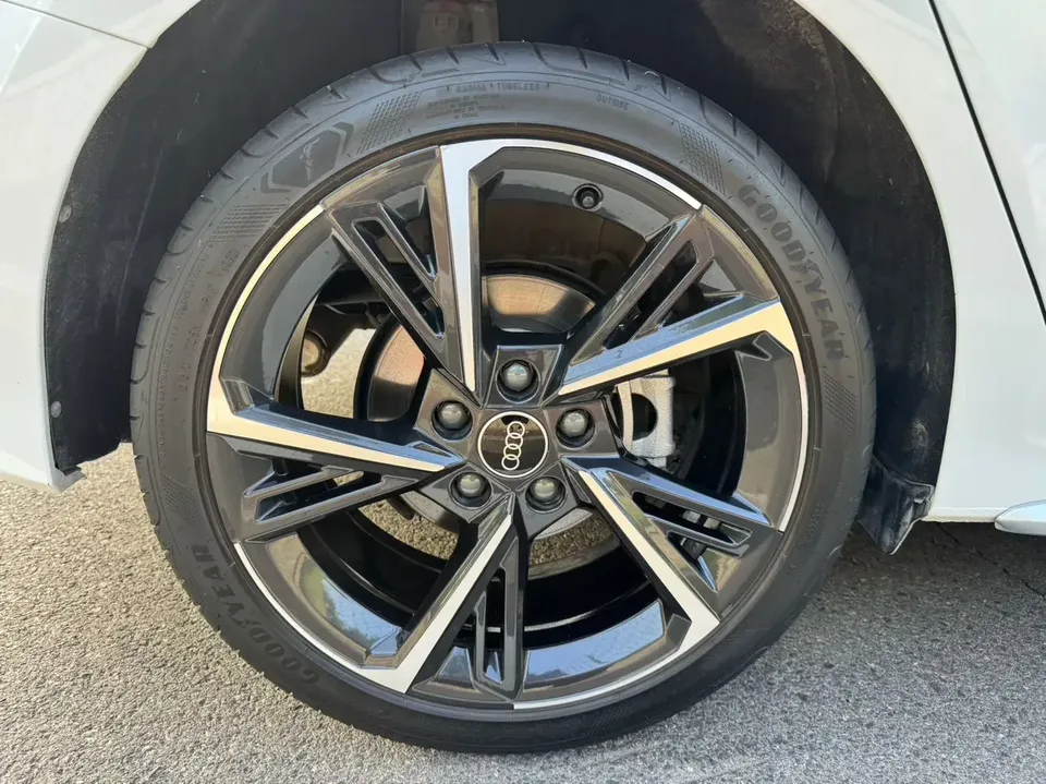 Audi A3 Audi A3 2022 Sportback 35 TFSI Stylish and sporty 2023 — thumbnail 3