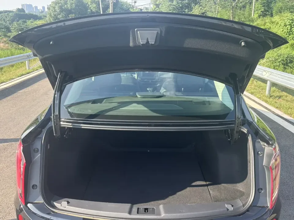 Hongqi E-QM5 Hongqi E-QM5 2022 Charging 431km LeXiang Edition 5-seater 2023 — thumbnail 4