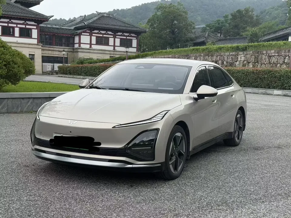 Wuling Starlight EV Wuling Starlight EV 2024 Co-creation version 510 advanced version 2024 — photo 1, buy with delivery to Moscow