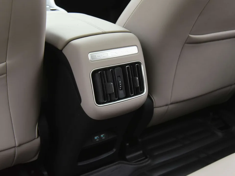 BYD Song Pro DM Song Pro DM 2023 DM-i Champion Edition 71km Leading Type 2024 — миниатюра 3