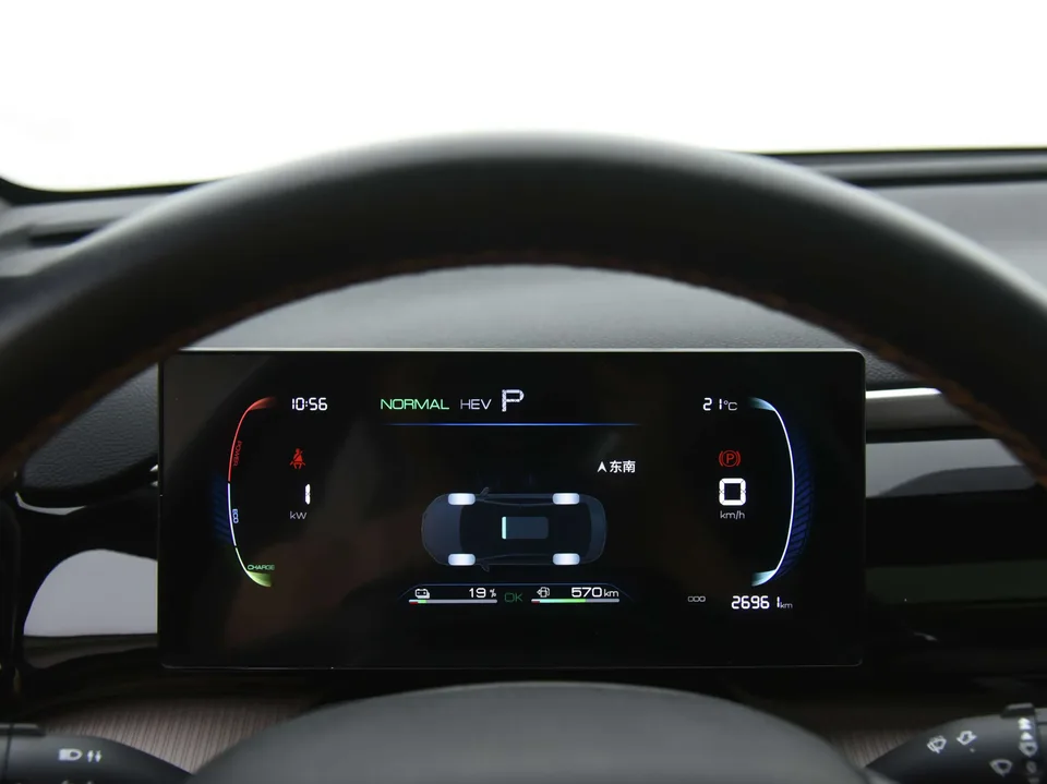 BYD Song Pro DM Song Pro DM 2023 DM-i Champion Edition 71km Leading Type 2024 — миниатюра 4
