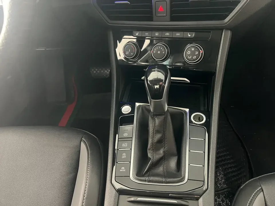Volkswagen Sagitar Sagitar 2022 280TSI DSG Flying Edition 2022 — thumbnail 3