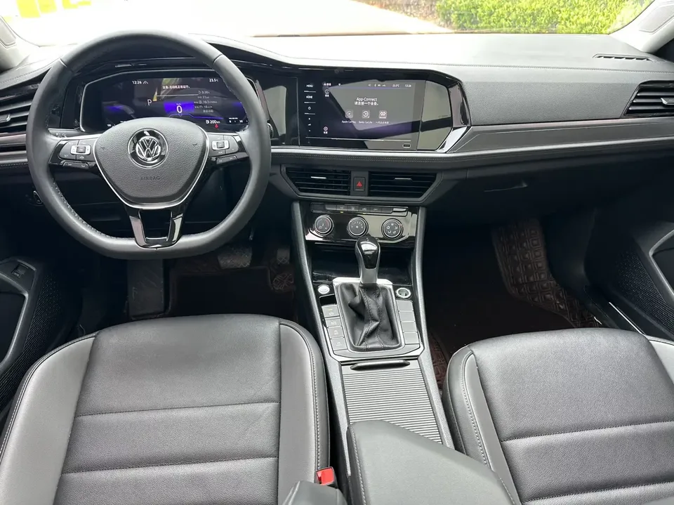 Volkswagen Sagitar Sagitar 2022 280TSI DSG Flying Edition 2022 — thumbnail 3