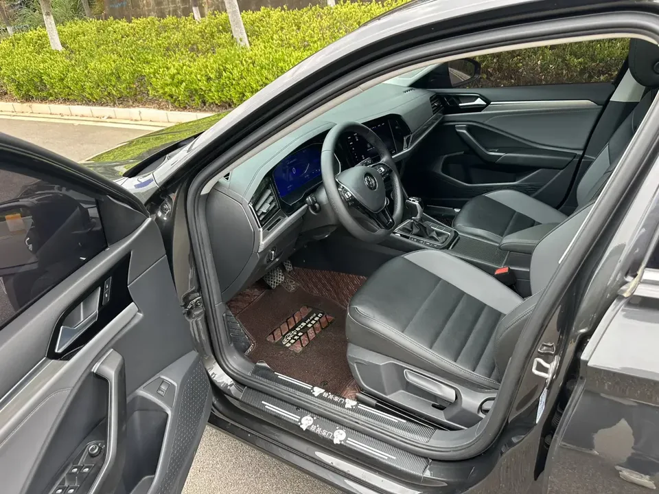 Volkswagen Sagitar Sagitar 2022 280TSI DSG Flying Edition 2022 — thumbnail 4