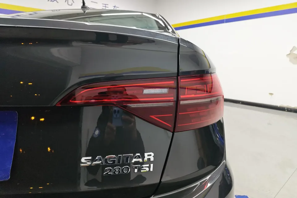 Volkswagen Sagitar Sagitar 2022 280TSI DSG Flying Edition 2022 — thumbnail 2